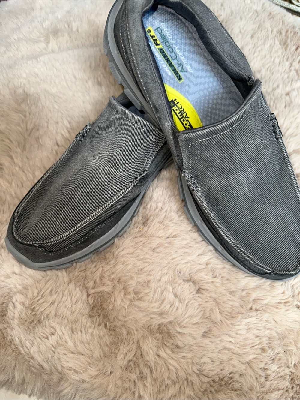 Skechers Men's Gray Slip-On Casual Loafers size 12 excellent condition